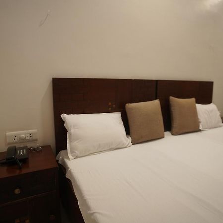 Narmada Vatika Hotel Джабалпур Екстериор снимка